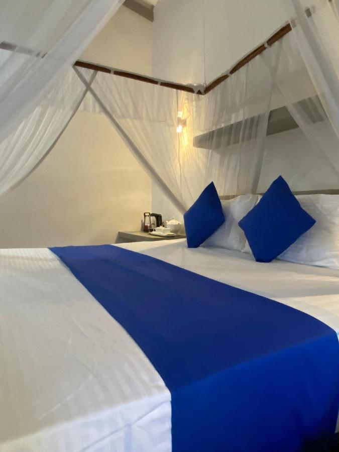 Alma Beach Hotel 웰리가마 외부 사진