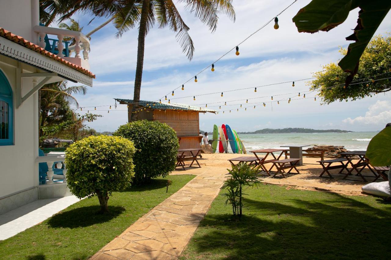 Alma Beach Hotel 웰리가마 외부 사진