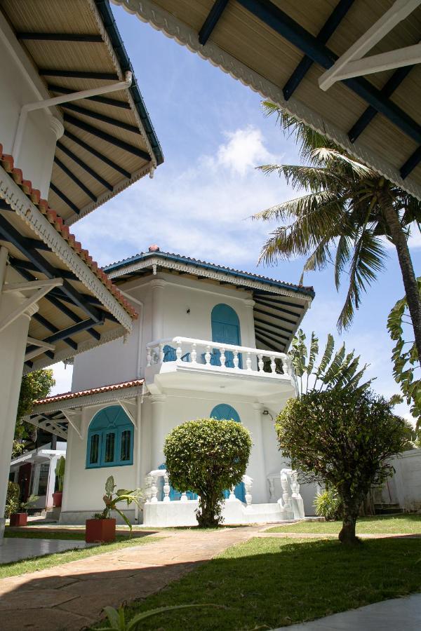 Alma Beach Hotel 웰리가마 외부 사진